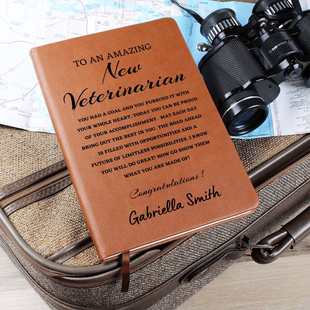 To A New Veterinarian Journal, Custom Leather Journal, Veterinarian Graduation Gift, Personalized Name Journal, New Veterinarian Appreciation Gift, New Job Gift